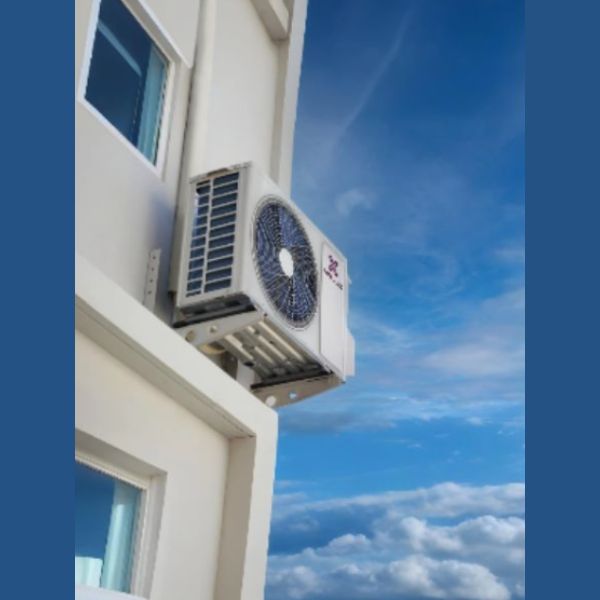 Aire acondicionado Airlux Plus inversor 1x1 con WiFi A Plus Rehabilitación Energética SL